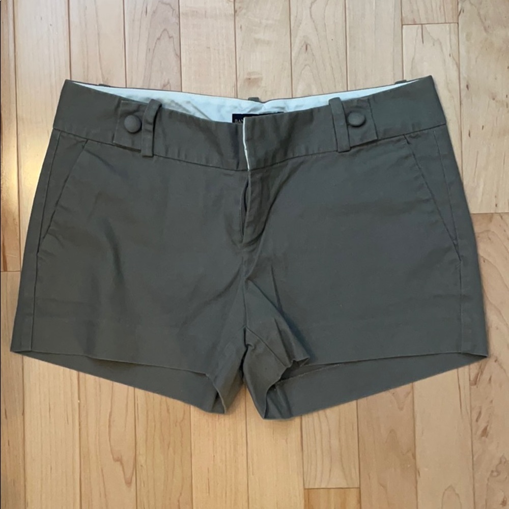 Banana Republic 3” chinos